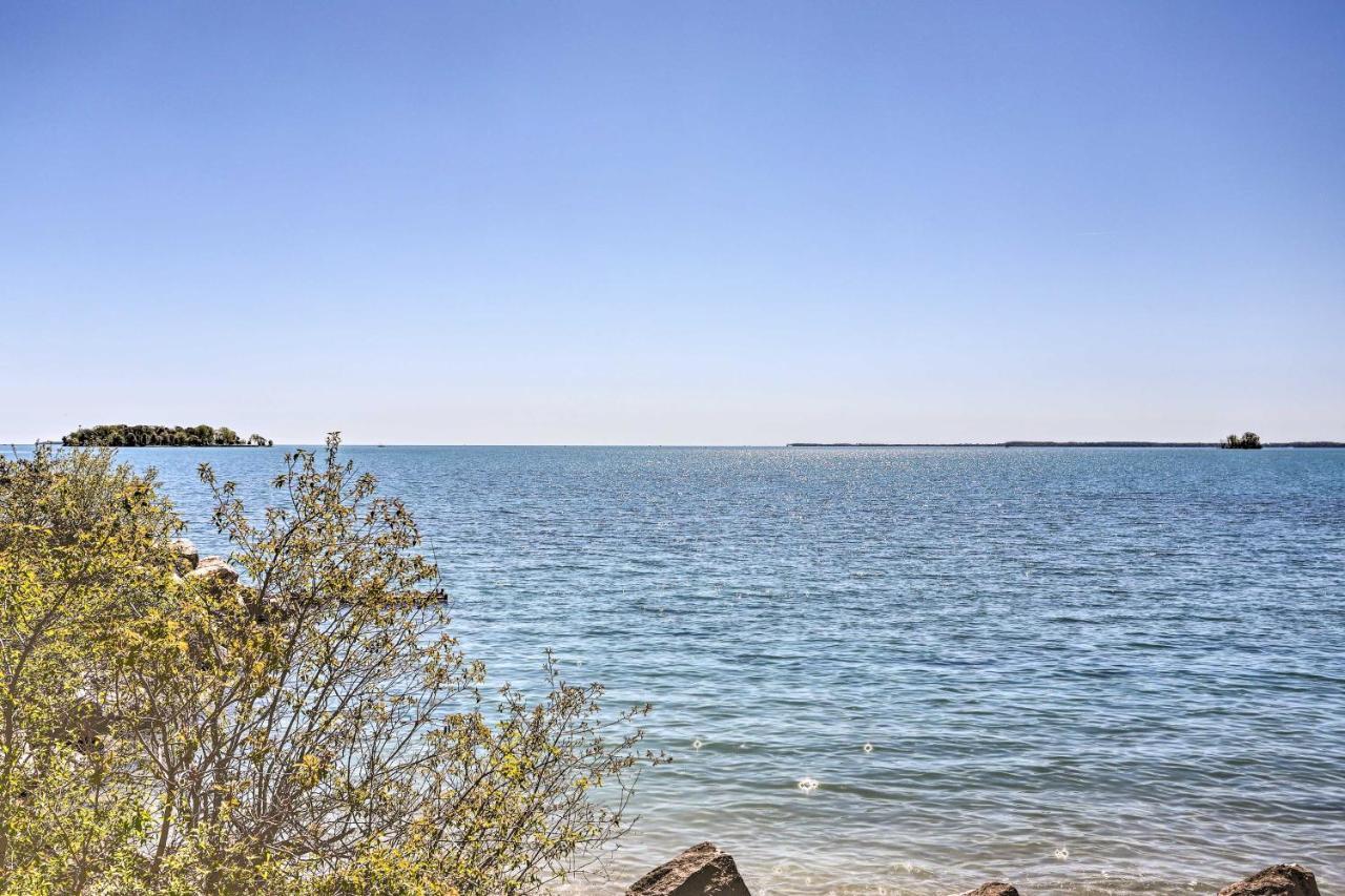 Waterfront Bass Island Retreat With Balcony And Tv Apartment Put-in-Bay Luaran gambar