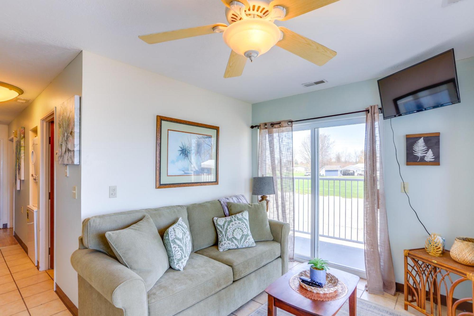 Waterfront Bass Island Retreat With Balcony And Tv Apartment Put-in-Bay Luaran gambar