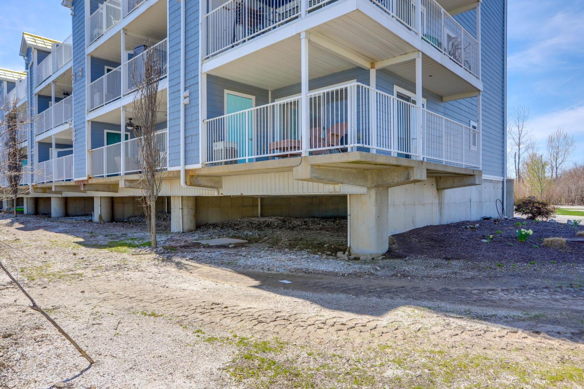 Waterfront Bass Island Retreat With Balcony And Tv Apartment Put-in-Bay Luaran gambar